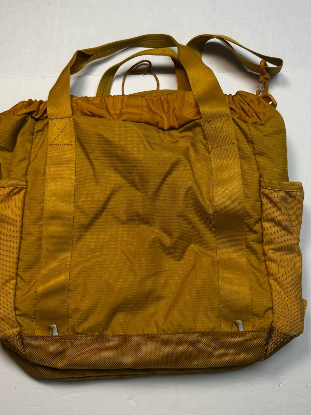Rare Herschel Supply Co. Barnes Trail Tote In Yellow Mustard Water Resistant - Picture 6 of 15